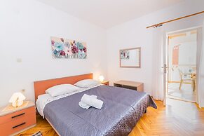 Apartments Grakalic great location