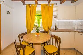 Pleasant 4 person apartment Ana