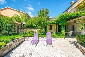 Pleasant 4 person apartment Ana