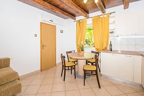 Pleasant 4 person apartment Ana