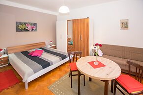 Pleasant 4 person apartment Ana