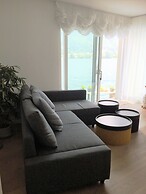 Direct on Lugano Lake: Take a Swim From Your Villa