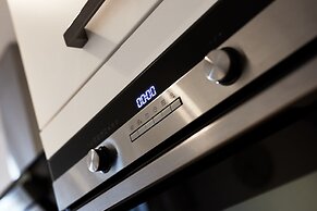 Damrak Short Stay Amsterdam