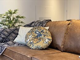 Damrak Short Stay Amsterdam