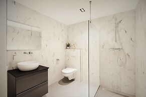 Damrak Short Stay Amsterdam