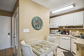 8226 is an upstairs pet friendly studio located in Sandpiper Cove by R