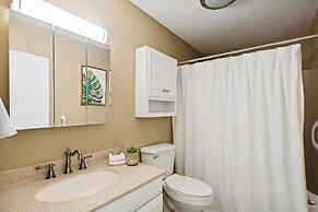 8226 is an upstairs pet friendly studio located in Sandpiper Cove by R