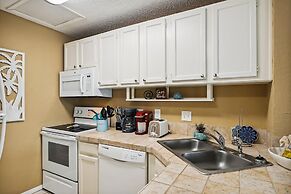 8226 is an upstairs pet friendly studio located in Sandpiper Cove by R