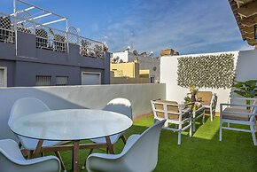 Beautiful and Brand new 2 BD Duplex With Terrace, Galera IV