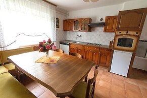 Apartment at the Vesel Homestead, Local Experience