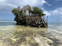 African Paradise Beach Hotel