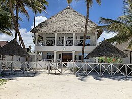 African Paradise Beach Hotel