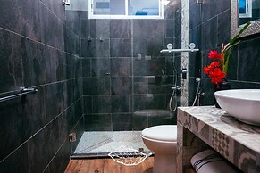 Alloro Jungle Villas