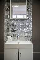 Theed Street by Onefinestay