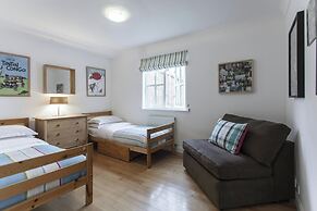 Theed Street by Onefinestay