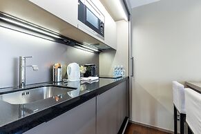 Milan Retreats Duomo