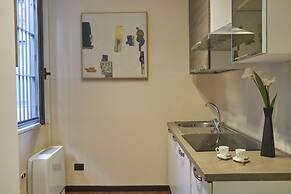 Milan Retreats Duomo