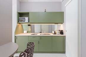 Milan Retreats Duomo