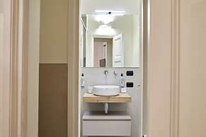 Milan Retreats Duomo