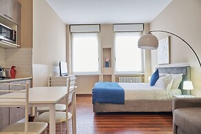 Milan Retreats Duomo