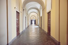 Milan Retreats Duomo