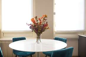 Milan Retreats Duomo