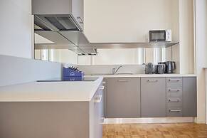 Milan Retreats Duomo