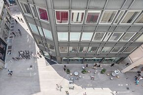 Milan Retreats Duomo