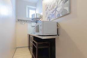 Milan Retreats Duomo