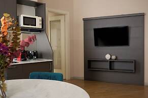 Milan Retreats Duomo