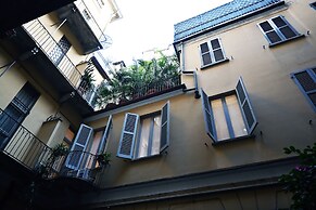 Milan Retreats Duomo