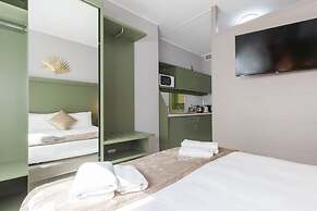 Milan Retreats Duomo