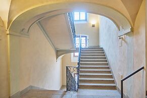 Milan Retreats Duomo