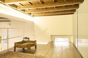 Milan Retreats Duomo