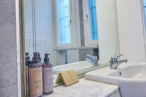 Milan Retreats Duomo