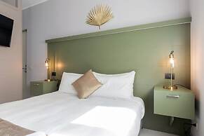 Milan Retreats Duomo