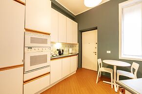 Milan Retreats Duomo