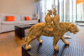 Milan Retreats Duomo