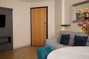 Milan Retreats Duomo