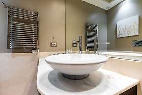 Milan Retreats Duomo