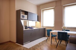 Milan Retreats Duomo