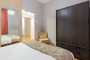 Milan Retreats Duomo