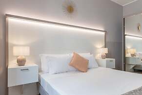 Milan Retreats Duomo