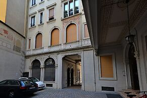 Milan Retreats Duomo