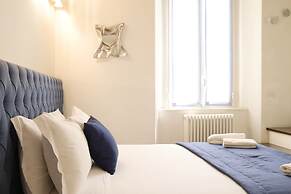 Milan Retreats Duomo