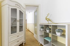 Milan Retreats Duomo