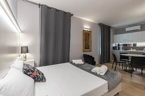 Milan Retreats Duomo