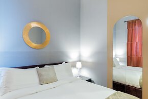 Milan Retreats Duomo