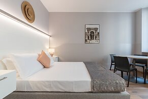 Milan Retreats Duomo