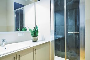 Milan Retreats Duomo